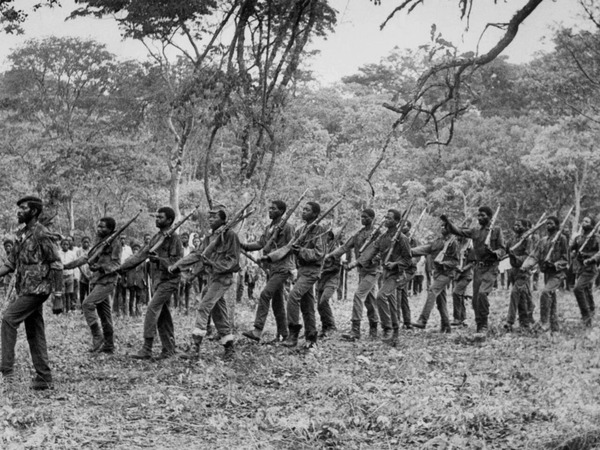 Quel pays connaît une guerre civile qui débute le 3 février ?