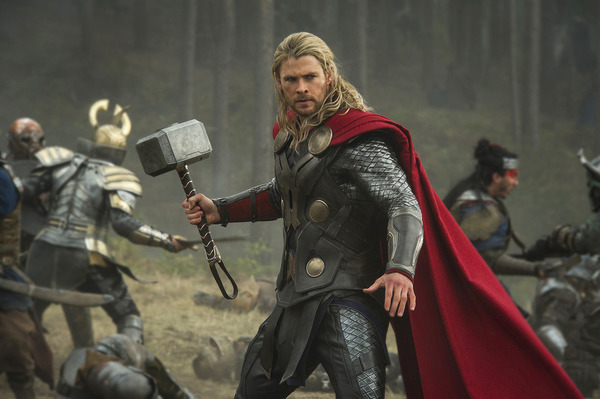 Au Cinéma, il est Thor. Qui est ce natif de Melbourne ?