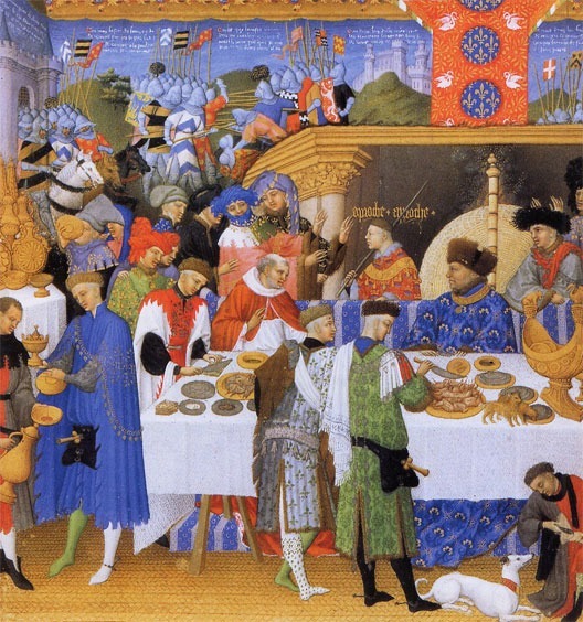 Au Moyen-Age, les nobles mangeaient sur des pains-assiettes, les "tranchoirs". Qu'en faisaient-ils à la fin du repas ?
