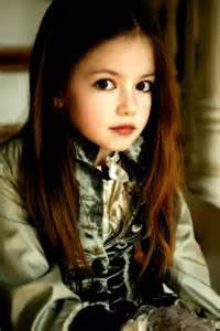 Dans twilight, Bella a eu une fille, comment s'appelle-t-elle ?