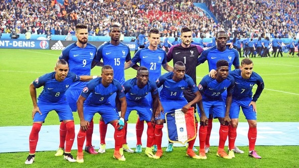 Le 10 juillet 2016, l'équipe de France s'apprête à disputer la finale d'un Euro pour la......