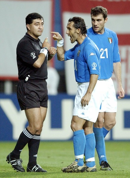 Lors du Mondial 2002, quelle équipe a fait tomber les italiens en huitièmes de finale ?