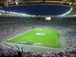 Combien de personnes peut accueillir le Stade de France ?