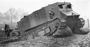 A quelle époque a été conçu le premier tank qui n'a jamais été mis en service ?