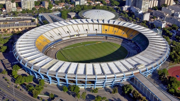 Le célèbre Stade Maracanã se trouve au.....