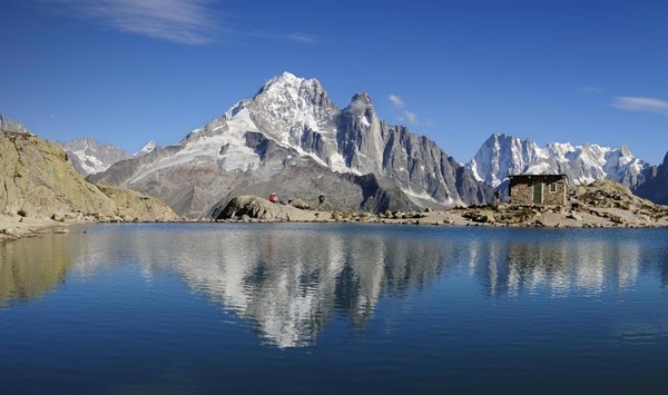 Quelle est la hauteur exacte du mont Blanc, le point culminant des Alpes ?