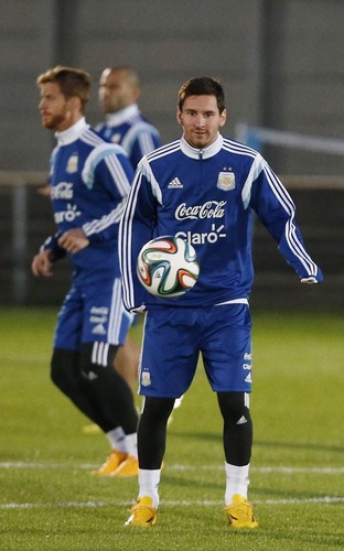 En Argentine, Lionel Messi est nommé football argentin a combien de reprises ?