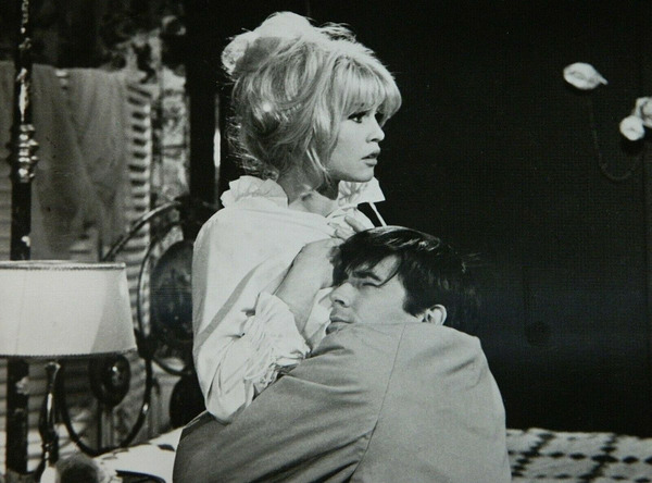 En 1964, elle est une "Ravissante..."