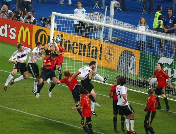En finale, sur quel score les espagnols battent-ils les allemands ?