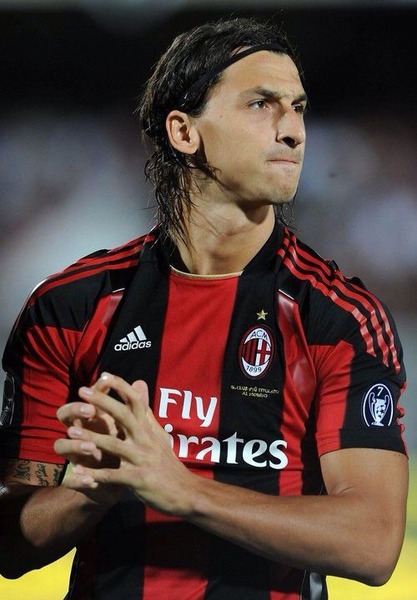 Il rejoint l'AC Milan en 2010, qui est alors son nouvel entraîneur ?