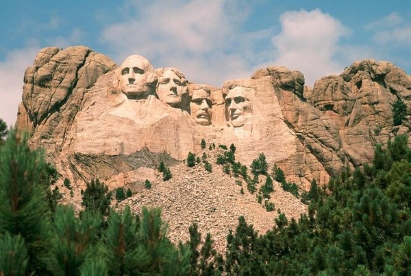 Dans quel Etat d'Amérique, le Mont Rushmore se trouve-t-il ?