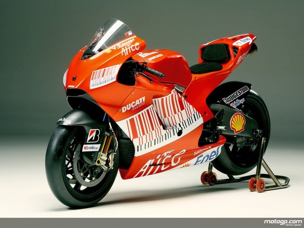 Qui étaient les pilotes de Ducati officielle en 2009 ?
