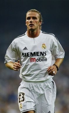 . Le 10 novembre 2011, Beckham est élu dans l'équipe-type de la saison 2011 de MLS