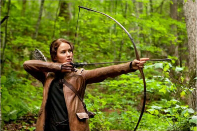Qui joue le rôle de Katniss dans la version cinéma de "Hunger Games" ?