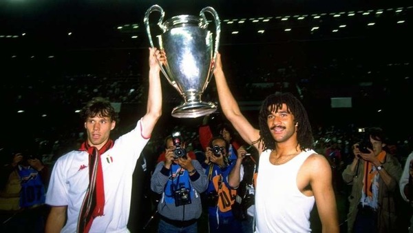 Contre quelle équipe l'AC Milan remporte-t-elle la LDC en 1989 ?