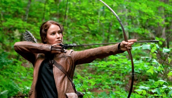Quel âge Katniss a-t-elle lors de sa première participation aux Hunger Games ?