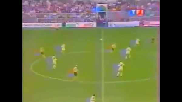 Malheureusement les français ne remporteront pas une 6è victoire de suite. Quel suédois égalise à la 87e minute ?
