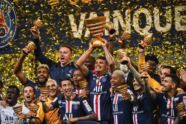 Très dominateur à la fin des années 2010, combien de fois de suite les parisiens ont-ils remporté le trophée ?