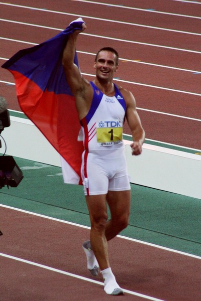 Toujours en 2000, champion olympique le tchèque Roman Sebrle sur quelle discipline ?