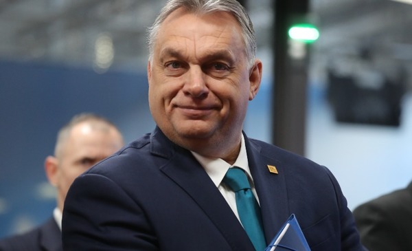 Ce politicien d'extrême droite, Viktor Orban, dirige quel pays ?