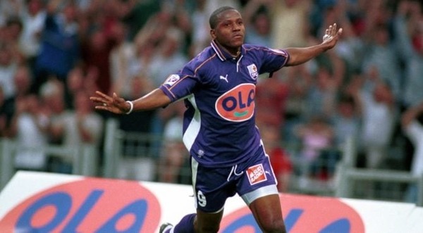 Auteur de 15 buts en une saison avec le Toulouse FC en 2000-2001, je suis le Colombien ...