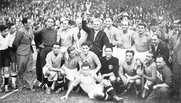 En 1938, contre quelle équipe l'Italie a-t-elle remporté sa seconde finale de Coupe du Monde ?