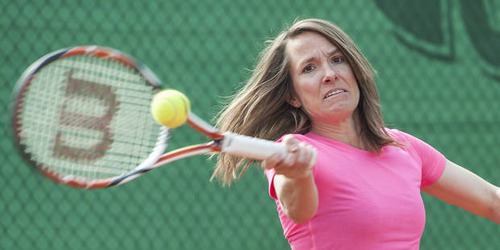 Qui Justine Henin a-t-elle battu en finale lors de sa première victoire à l'US Open ?