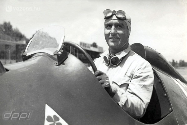 Il devient en 1950 le tout premier pilote à remporter le Championnat du Monde de Formule 1. C'est ?