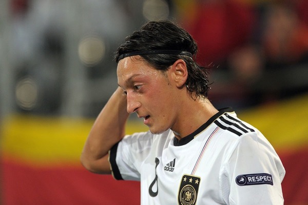 Il paricipe au Mondial de 2010 où l'Allemagne termine....