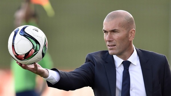 En 2016, quand il devient l'entraîneur du Real Madrid, qui Zinédine Zidane remplace-t-il ?