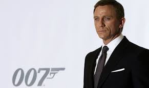 Plus connu sous le nom de 007, on a besoin de lui pour nous sauver la vie ...