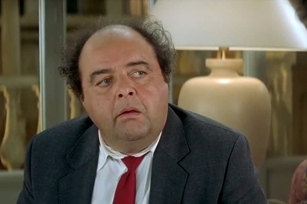 Dans "Le dîner de cons", quelle est la passion de Jacques Villeret ?