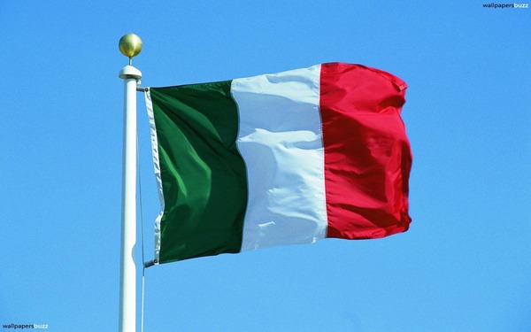 L'Italie touche combien de pays ?