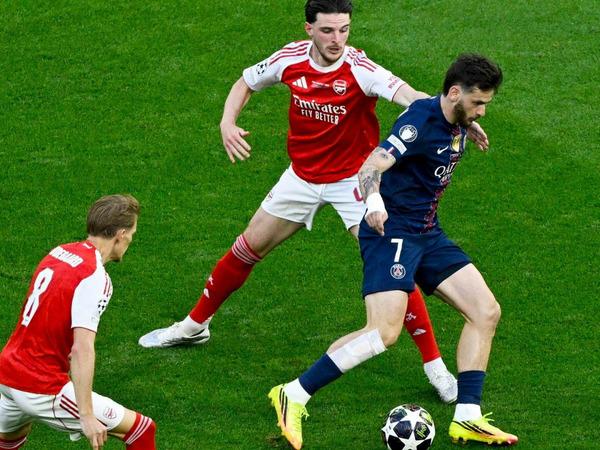 Le PSG va égaliser juste avant la mi-temps.