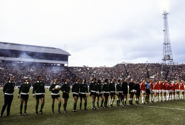 Le 12 mai 1976, l'AS Saint-Etienne va disputer la finale de la Coupe d'Europe des Clubs Champions face à ....