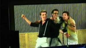 Quel groupe de musique a tourné le clip de sa chanson "Dragostea din tei", dans un avion ?