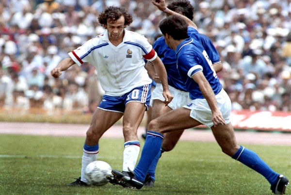 Lors du Mondial de 1986, à quel stade de la compétition français et italiens se sont-ils affrontés ?