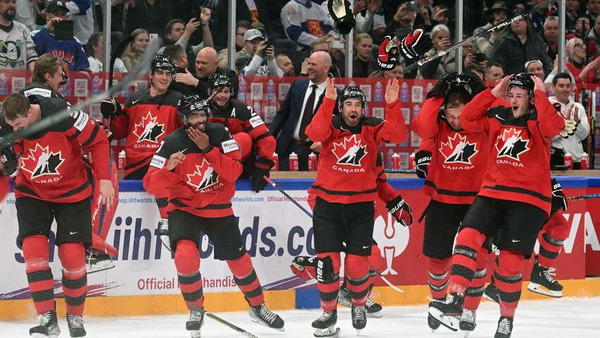 C'est le sport national ! Combien de fois l'équipe de Hockey sur Glace du Canada a-t-elle remporté le Championnat du Monde ?