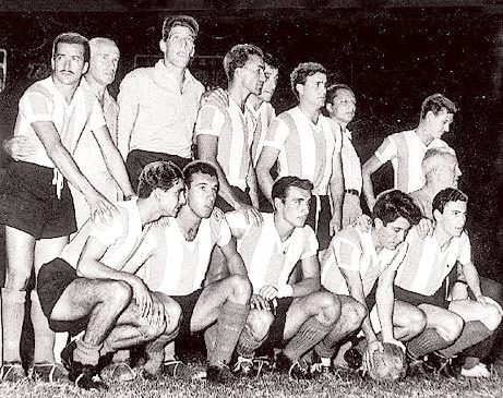 Lors du Mondial 1962, l' Argentine est également éliminée dès les phases de poules.