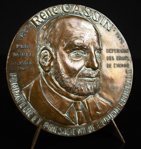En quelle année René Cassin reçoit le prix Nobel de la paix ?