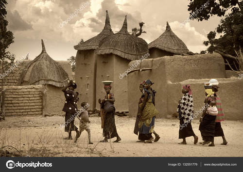 Pour qui sont construites ces maisons du peuple Dogon, au Mali ?