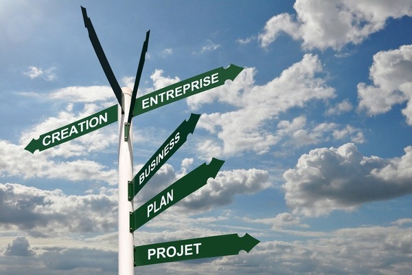 Comment nomme-t-on une "jeune entreprise innovante" principalement dans le secteur des nouvelles technologies ?