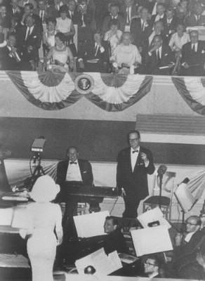 En 1962, cette célébrité chante pour le président Kennedy, lors de la soirée de gala organisée par le parti démocrate au Madison Square Garden: