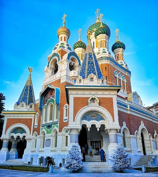 Quelle est cette cathédrale orthodoxe, édifiée entre 1903 et 1912, caractéristique du style Vieux Russien ?