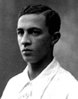 Parlons maintentant de quelques légendes du football brésilien. Qui est cet ancien buteur des années 10/20 ?