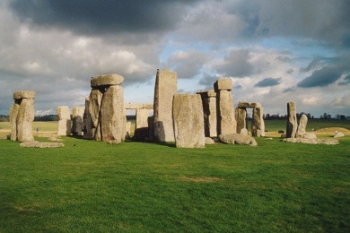Dans quel pays peut-on visiter Stonehenge ?