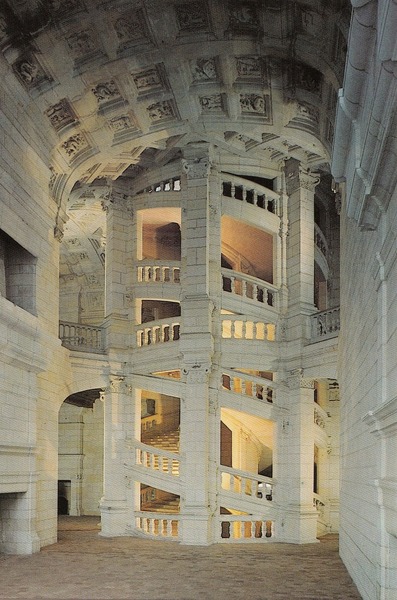 Pour 100 000 €  (question Littérature/ Art) : Cet escalier à double révolution sans doute conçu par Léonard de Vinci est la marque d’un célèbre château de la Loire. Lequel ?