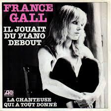 Dans la chanson '' Il jouait du piano debout'' de France Gall. Retrouvons 2 mots manquants : Il n'y a que _ _ musique, qu'il était patriote
