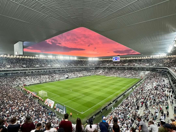 Inauguré en 2015, quel est le nom du stade bordelais ?