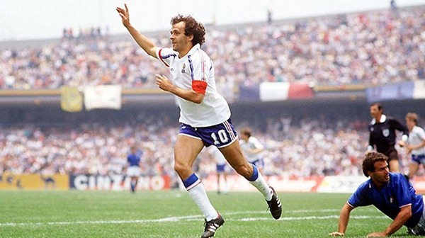 En huitième de finale du Mondial 1986, sur quel score les français éliminent-ils les italiens ?